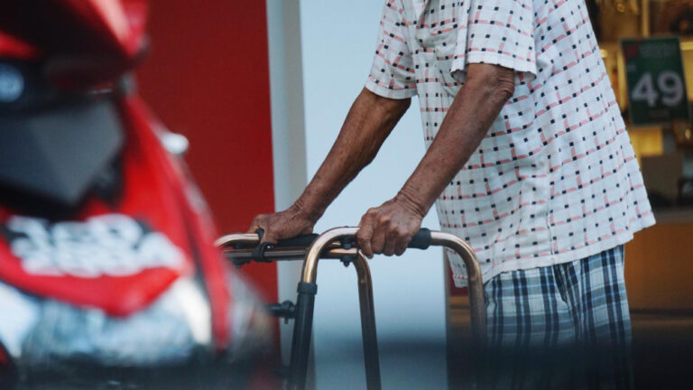 Tools That Help Seniors Move Safely at Home